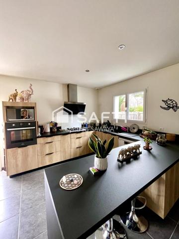 Maison moderne et pratique avec des prestations récentes!