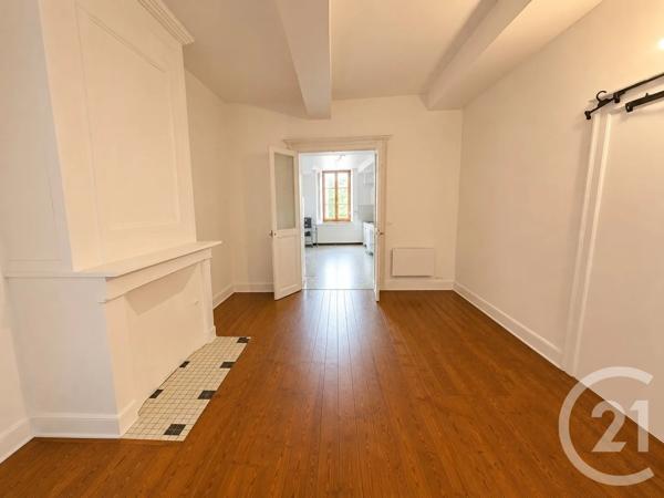 Immeuble à vendre  120 m 2   VERVINS  - 02