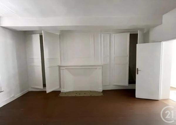 Immeuble à vendre  120 m 2   VERVINS  - 02