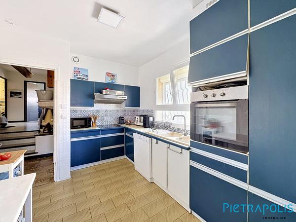 SÈTE - QUARTIER TRIOLET : Sur une parcelle de 485m², Maison R+1 160m², garage.