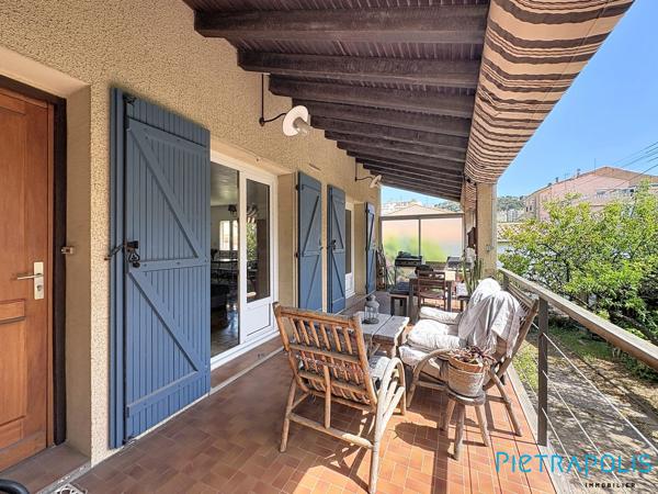 SÈTE - QUARTIER TRIOLET : Sur une parcelle de 485m², Maison R+1 160m², garage.