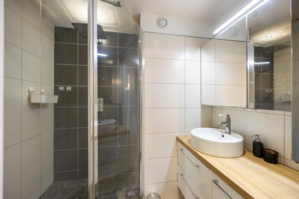 ***VISITE VIRTUELLE DISPONIBLE SUR DEMANDE...A LOUER...MARSEILLE 9EME...T3 MEUBLE AVEC TERRASSE & JARDIN...RESIDENCE FERMEE ET SECURISEE...TERRASSE...BOX***