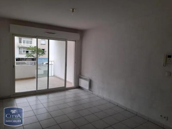 Appartement à louer 2 pièces 34.1m² Pau (64000)