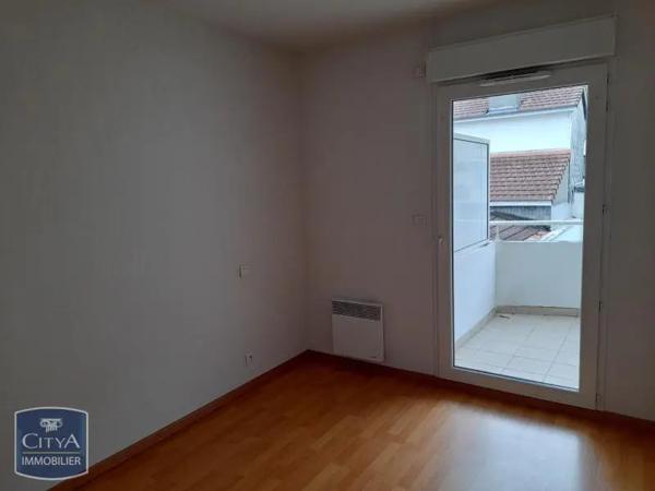 Appartement à louer 2 pièces 34.1m² Pau (64000)