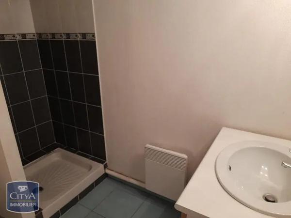 Appartement à louer 2 pièces 34.1m² Pau (64000)