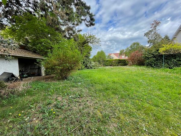 Terrain Saint Germain En Laye 600 m2 741 600 € **  - Référence  18258