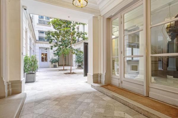 Vente Appartement de luxe Paris 8 3 Pièces 70 m²