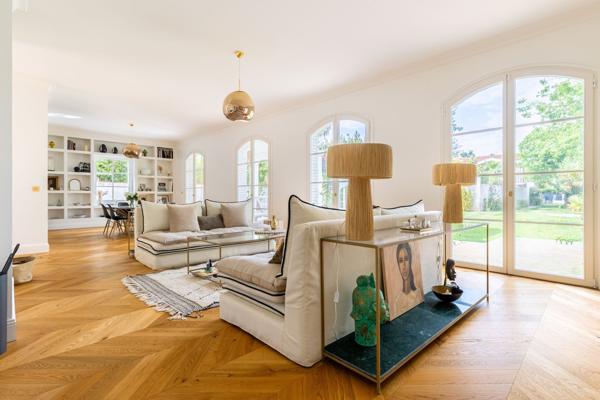 Vente Maison de luxe Bordeaux 8 Pièces 326 m²