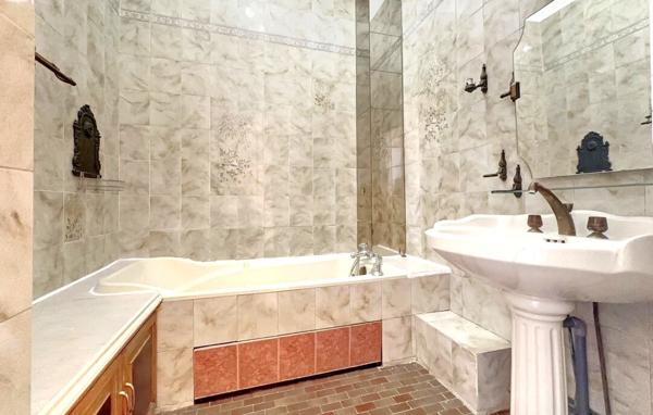 Appartement 4 pièces de 105m² Place Rouget de l'Isle