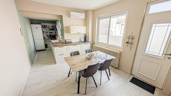 Le Mans (72100) MAISON DE VILLE AVEC COURETTE ET GARAGE