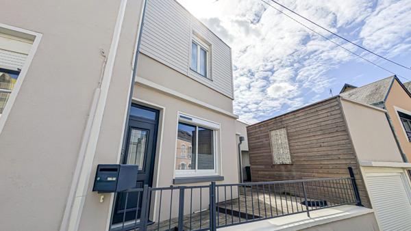 Le Mans (72100) MAISON DE VILLE AVEC COURETTE ET GARAGE