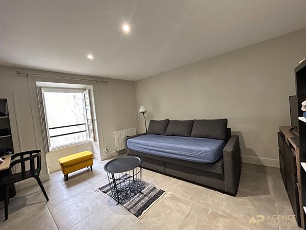 Studio centre ville de La Rochelle proche parcs et commerces 141 000 € **  - Référence  FB722