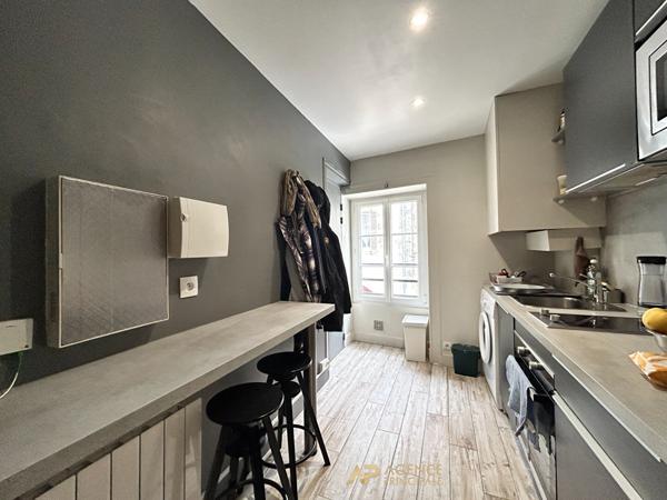 Studio centre ville de La Rochelle proche parcs et commerces 141 000 € **  - Référence  FB722