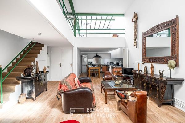 Loft à l’esprit atelier en arrière cour d’un ancien bâtiment industriel