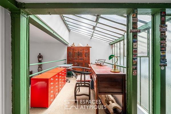 Loft à l’esprit atelier en arrière cour d’un ancien bâtiment industriel