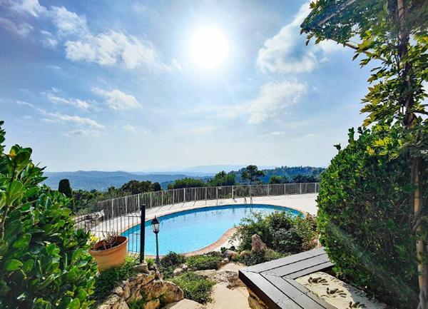 Maison à vendre  6 pièces •  Châteauneuf-Grasse