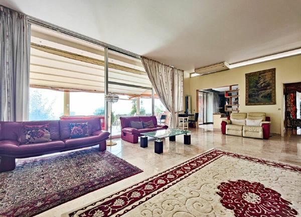 Maison à vendre  6 pièces •  Châteauneuf-Grasse