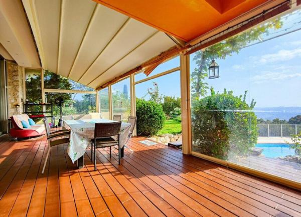 Maison à vendre  6 pièces •  Châteauneuf-Grasse