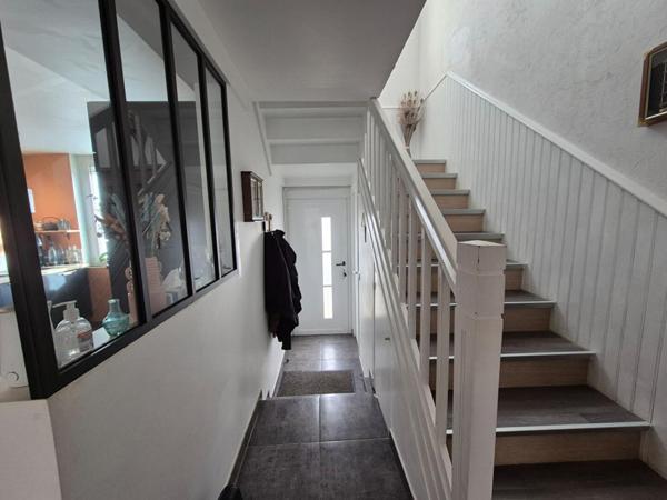 Belle maison entièrement rénovée de 140 m² sur terrain de 400 m2 (Morbihan). (15 min de Lorient - 10 min de Plouay - 5 min de Pont Scorff - 25 min de la mer)