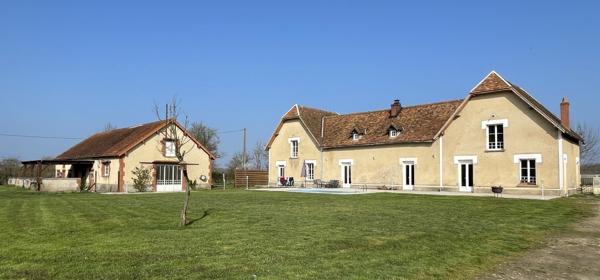 Propriété de 20 hectares avec installations équestres en Poitou