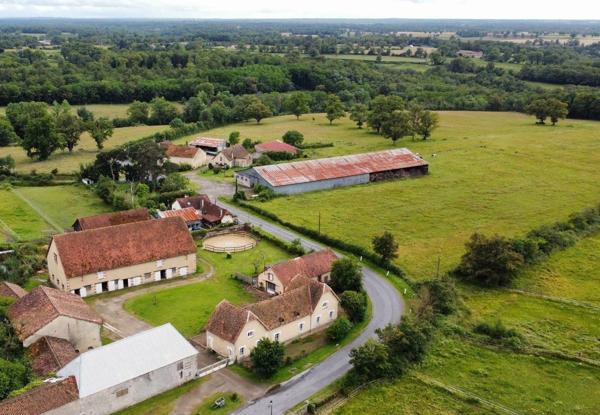 Propriété de 20 hectares avec installations équestres en Poitou