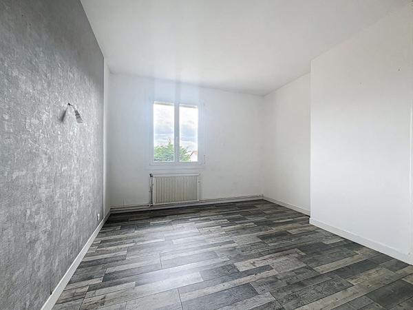 Exclusivité Nestenn Immobilier. Maison 4 pièces avec garage et jardin à vendre dans un quartier calme de Saint-Orens de Gameville