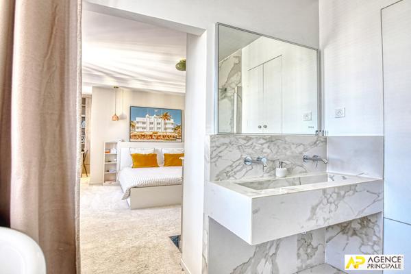 Versailles Notre-Dame Les Prés- Appartement 6 pièces 158 m² au sol (150 m² Carrez) 2eme et dernier étage - - €1 620 000 ** - Référence 27203