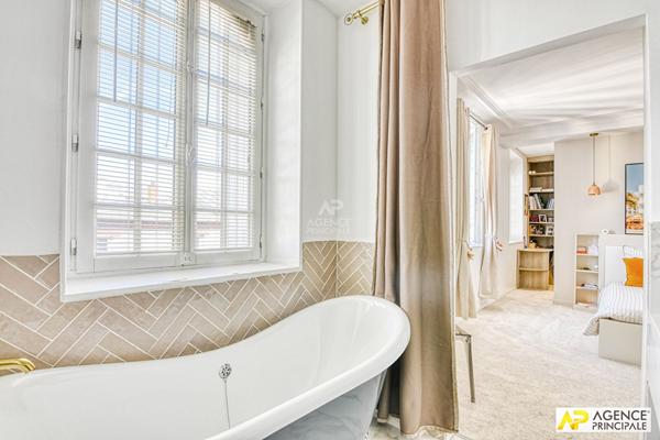 Versailles Notre-Dame Les Prés- Appartement 6 pièces 158 m² au sol (150 m² Carrez) 2eme et dernier étage - - €1 620 000 ** - Référence 27203