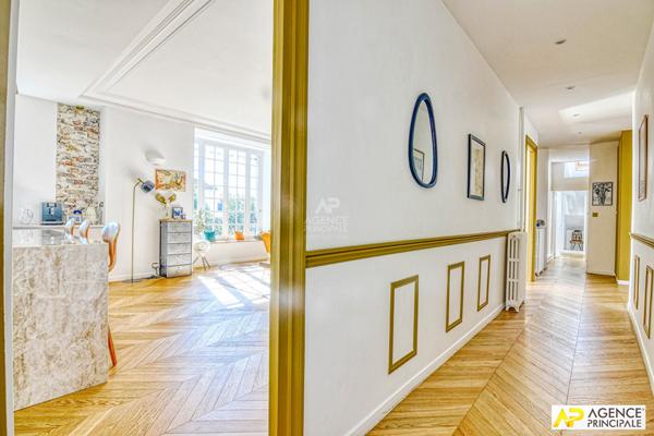 Versailles Notre-Dame Les Prés- Appartement 6 pièces 158 m² au sol (150 m² Carrez) 2eme et dernier étage - - €1 620 000 ** - Référence 27203