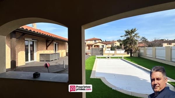 Maison 240 M² Saint Priest 7 pièce(s) Piscine