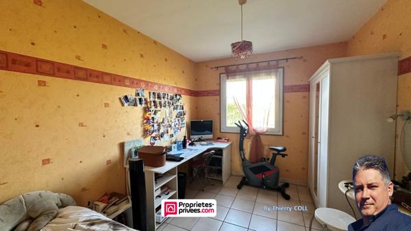 Maison 240 M² Saint Priest 7 pièce(s) Piscine