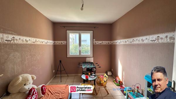 Maison 240 M² Saint Priest 7 pièce(s) Piscine