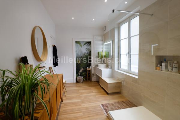 MAISON BOURGEOISE XIXème CATHEDRALE, 5 CHAMBRES, BUREAU, JARDIN ET 2 STATIONNEMENTS