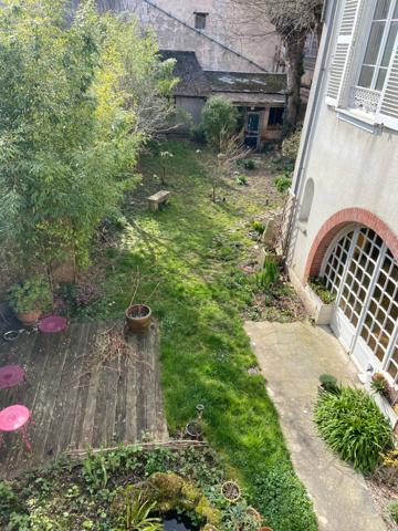MAISON BOURGEOISE XIXème CATHEDRALE, 5 CHAMBRES, BUREAU, JARDIN ET 2 STATIONNEMENTS