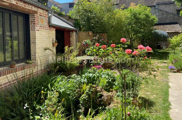 MAISON BOURGEOISE XIXème CATHEDRALE, 5 CHAMBRES, BUREAU, JARDIN ET 2 STATIONNEMENTS