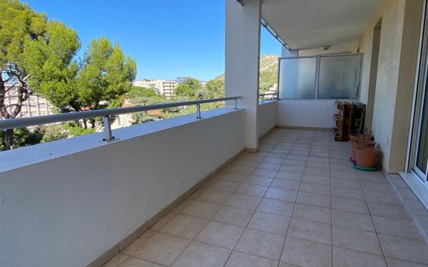 Appartement à louer    2 pièces •  Marseille 9