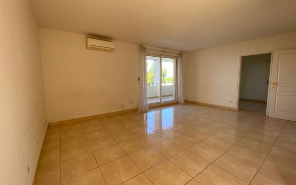 Appartement à louer    2 pièces •  Marseille 9