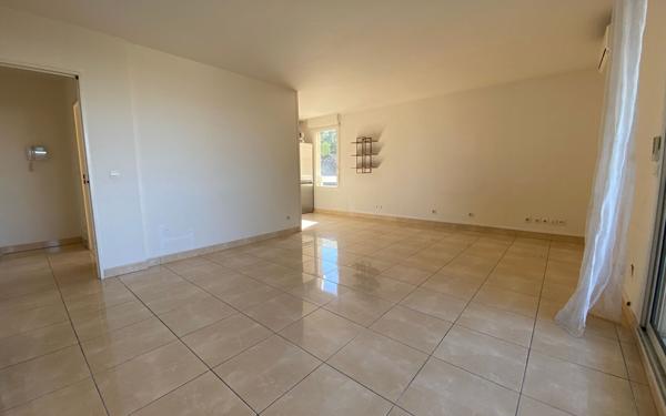 Appartement à louer    2 pièces •  Marseille 9