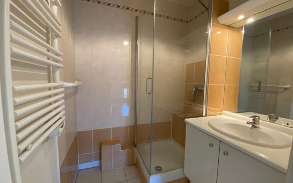 Appartement à louer    2 pièces •  Marseille 9