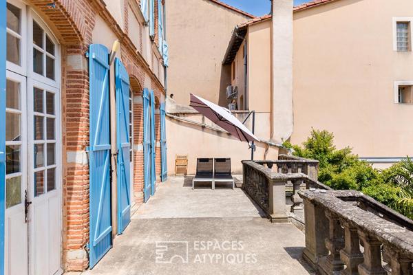 Appartement de caractère, avec jardin terrasse et parking privatifs