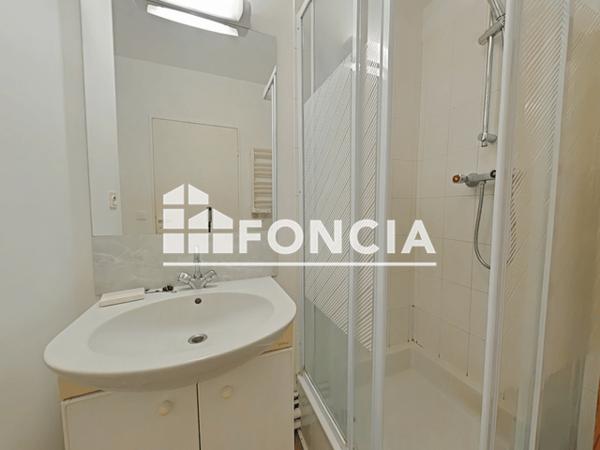 Location Studio meublé 28.69 m² - 62 ET 64 RUE ALFRED KASTLER La Rochelle 17000