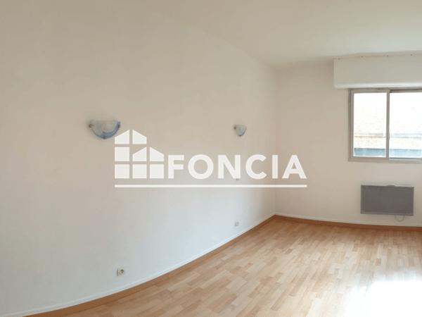 Location Appartement 2 pièces 57 m² - 69 AV BOUTET 52 R PEPINIERES Charleville Mezieres 08000