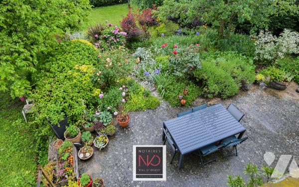 MAISON EN PIERRE AU CENTRE DE BRINDAS