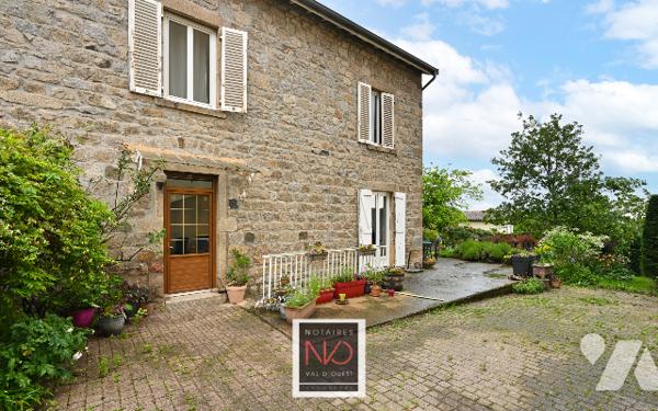 MAISON EN PIERRE AU CENTRE DE BRINDAS