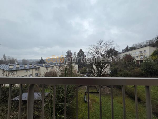 Vente
                Appartement61 m² - 3 Pièces -
                    LE PECQ (78230)