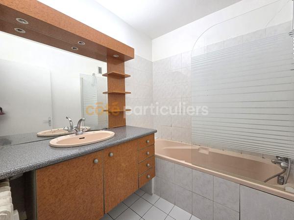 Vente
                Appartement61 m² - 3 Pièces -
                    LE PECQ (78230)