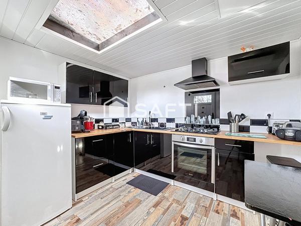 Maison spacieuse de 152 m2 avec piscine, double garage et dépendance Airbnb