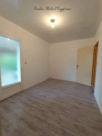 🏡 Maison en pierre 140 m² + jardin – 289 000 €