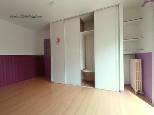 🏡 Maison en pierre 140 m² + jardin – 289 000 €