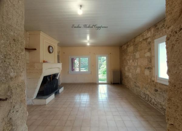 🏡 Maison en pierre 140 m² + jardin – 289 000 €